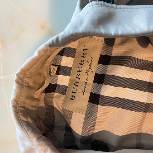 Burberry Trench - Picture 3 of 6